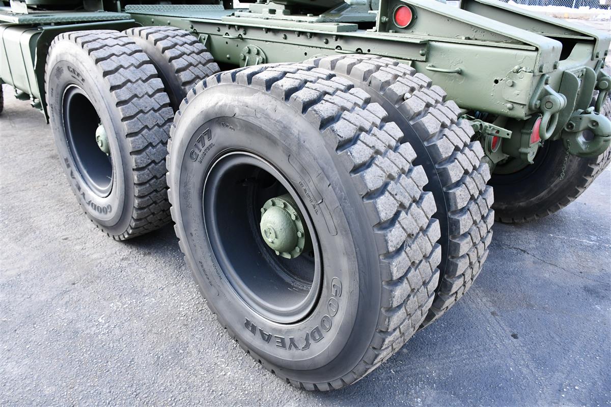 M818 5th Wheel Tractor 6x6 Cummins NHC250 Diesel Engine